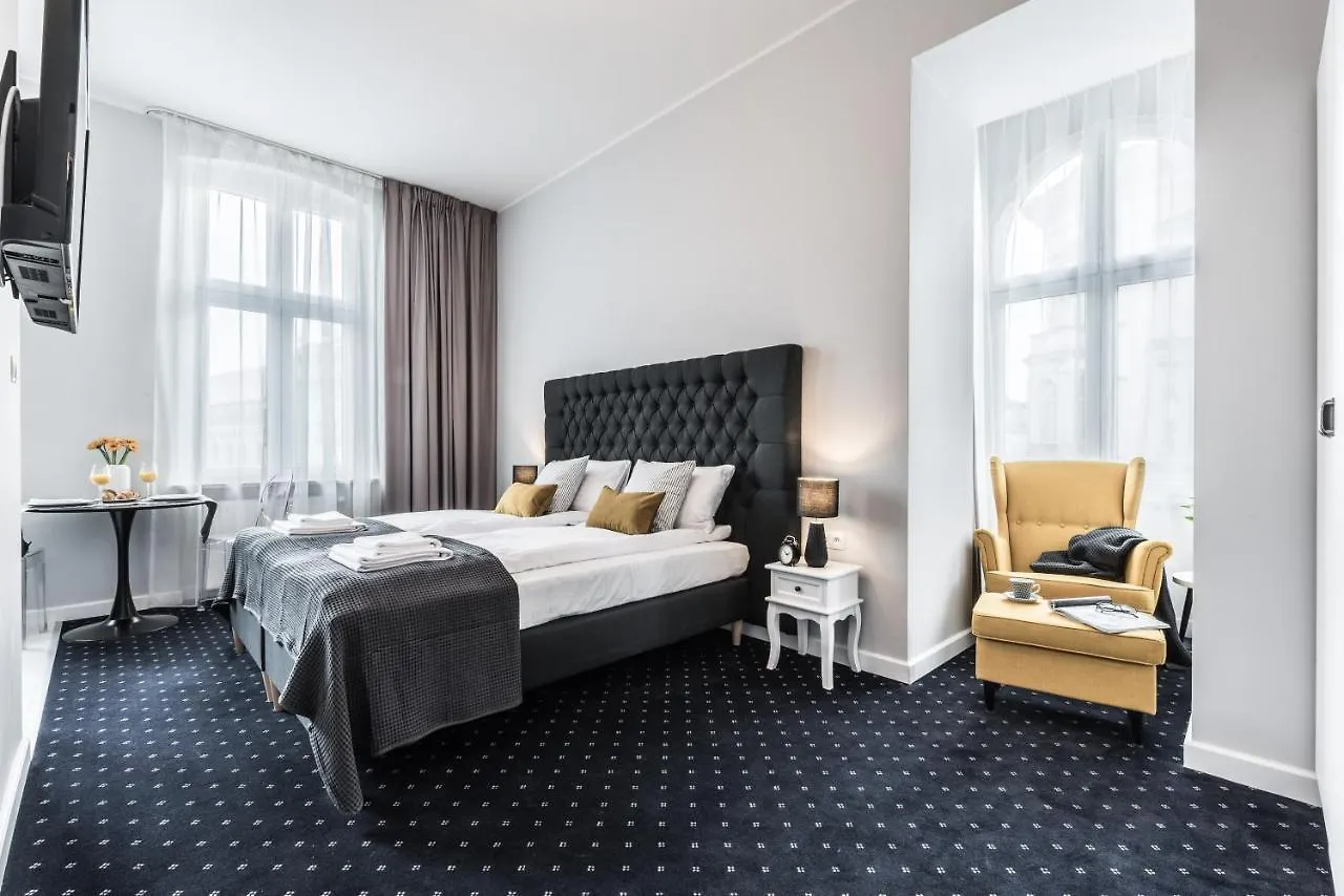 Rent Like Home - Serenity - Old Town Poznań 3*,  Pologne